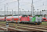 Vossloh G 6 (98 80 0650 303-7 D-VL) der Vossloh Locomotives GmbH, vermietet an DB Regio Nordost, steht mit 143 306-9 und zwei Doppelstockwagen von DB Regio Nordost in der Abstellgruppe des Bahnhofs