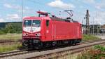 143 856-3 D-DB wartet am 7.6.22 in Naumburg (Saale) Hbf auf Ausfahrt