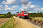 143 238 schob am 20.07.2023 einen RE5 von Neustrelitz nach Stralsund, kurz vor dem Ziel durch Voigdehagen.