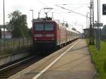 143 950-4 mit Regionalexpre Cottbus-Leipzig bei der Ausfahrt aus dem Bahnhof Doberlug-Kirchhain  Aufnahme: Uwe Wstenhagen August 2007
