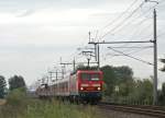 Ein 143er-Sandwich am 18.08.2008 mit einer RB nach Itzehoe nahe Glckstadt.