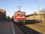 143 812-6 mit RE 38570 am 20.10.2008 im Bahnhof Guben