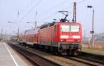 143 903 schiebt am 04.04.09 ihre RB nach Altenburg aus dem Bahnhof Leipzig Ost.