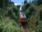 Doppelstock-Wendezug mit E-Lok 143 042-0,  kurz vor dem Endbahnhof Seebrugg am Schluchsee/Schwarzwald,  die erfolgreiche DDR-E-Lok ist in Freiburg stationiert  und befhrt die starken Steigungen des