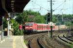 143 094 bei der Einfahrt in den Bahnhof Nrnberg-Gleihammer, am 23.05.2010.