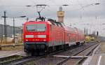 143 153 schiebt am 06.11.10 eine RB Eisenach - Halle(S) aus Merseburg raus.