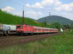 Die 143 847 am 13.05.2008 mit einer RB bei der Einfahrt in Laufach.