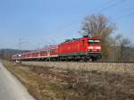 Die 143 626 am 05.03.2011 mit einer S Bahn unterwegs bei Plling.