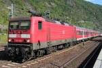 Die 143 932-3 zieht die RB81 von Koblenz aus Cochem weiter Richtung Trier am 10.09.2011