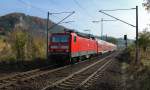 143 169-1 bedient am 28.10.11 RB 16926 nach Groheringen, hier bei der Einfahrt in Kahla (Thr.)