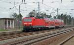 Mit einer RB nach Potsdam-Griebnitzsee erreicht 143 155 am 11.04.12 den Hp.
