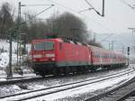 Eine RB Geislingen-Plochingen fhrt noch pnktlich in den ersten Halt Geislingen-West auf Gleis 103 ein.