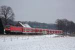 Am 19.1.13 schob 143 298 eine S6 nach Essen Hbf.Hier zwischen Kettwig und Essen Werden.