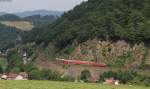 RB 26932 (Neustadt(Schwarzw)-Freiburg(Breisgau) Hbf) mit Schublok 143 972-8 bei Falkensteig 27.7.13