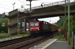 Als Frontmaschine eines Dostocksandwich ist hier die 143 647 in Hirzenach am 30.6.2014 verewigt.