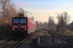 143 973-6 fährt am 22.11.2014 mit der RB 17225 nach Freiberg(Sachs) in Zwickau-Pölbitz ein.