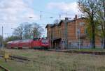 RE 13061 nach Neustrelitz am Bahnsteig 2 des Bahnhofs Demmin.