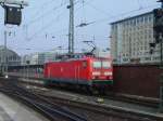 Eine BR 143 in Frankfurt am Main Hbf am 05.04.09 