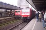 Am 28.03.2005 treffen sich 143 039-6 und 146 028-6 im Essener Hbf.