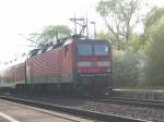 143 144-4 schiebt abendliche RB mit Dosto-Stw voraus.