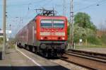 BR143 574 mit einem RE der Linie 3 (in Richtung Dessau) im Greifswalder Hbf.