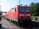 BR143 818 kurz vor der Abfahrt aus dem Greifswalder Hbf mit ihrem RE der Linie 3 nach Belzig.