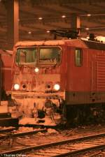 143 562 ist so zugeweht, dass die Loknummer unlesbar ist; Chemnitz Hbf am 26.01.07.