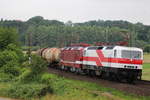 243 822+243 936 am 16.07.2019 mit Kesselwagen bei Friedland.
