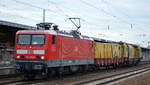 DeltaRail GmbH, Frankfurt (Oder) mit der von der DB angemieteten  143 316-8  (NVR-Nummer   91 80 6143 316-8 D-DB ) und dem SPENO-INTERNATIONAL Schienenschleifzug Typ RR 16 MS-11 am Haken am 15.01.20 Bf. Flughafen Berlin Schönefeld.