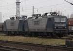 RBH 103(143 041-2)+RBH 110(143 084-2)abgestellt in der neuen Ausfahrgruppe Rostock-Dierkow.12.12.2011  