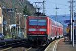 DB Regio 143 090 als Schublok verlässt mit RB 12573 Köln Messe/Deutz - Koblenz Hbf nach einem Halt am 16.03.14 den Bahnhof Rheinbrohl.