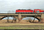 Erster versuchter Mitzieher von 143 959-5 der S-Bahn Mitteldeutschland (DB Regio Südost) als S 37746 (S7) von Halle(Saale)Hbf Gl. 13a nach Halle-Nietleben, die die Saaleaue bei Angersdorf auf der Bahnstrecke Halle–Hann. Münden (KBS 590) überquert.
[8.2.2019 | 16:36 Uhr]