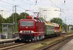 DB Museum mit 243 002-3 und gemischtem Fuhrpark auf dem Weg nach Zinnowitz - 09.08.2019 durch den Bf Anklam.