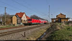 143 932-2 verlässt den Bahnhof Reußen auf Gleis 2.