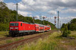 Die 143 238 zog am 28.05.2023 den RE5 13060 von Neustrelitz nach Stralsund, in den Bahnhof von Demmin herein.