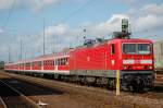 143 882-3 stand am 09.09.07 mit einer RegionalExpress-Garnitur im Pendelverkehr zwischen Aalen und Stuttgart auf Gleis 6 des Aalener Bahnhofs abgestellt.