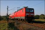 Die Dsseldorfer 143 588 glnzt mit ihrer sauberen Seitenwand in der Abendsonne bei Hohenlimburg. Sie bringt die RB56 (RB 39645)  DER ISERLOHNER  nach Iserlohn. (06.10.07)