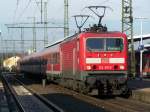 143 315-0 steht mit einem RegionalExpress im Bahnhof Aalen. Der Zug fuhr anschlieend nach Stuttgart Hbf. Aufgenommen am 28.Januar 2008.