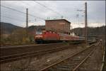 Die schon lngst bei Bender verschrottete Dortmunder 143 188 beschleunigt am Mittag des 20.11.2007 mit der RB9,1 (RB 39171)  Ruhr-Sieg-Bahn , aus dem Bahnhof Werdohl Richtung Siegen.