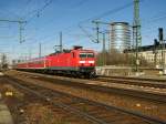 143 827-4 vom Bw Cottbus ist mit ihrem Regionalexpress von Cottbus nach Dresden-HBF unterwegs.15.03.08. 