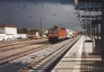 Die S3 kommend aus Gstrow bei der Einfahrt in den Hauptbahnhof Rostock