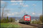 143 899 zieht am 24.04.08 RE 19468 von Aalen nach Stuttgart Hbf, aufgenommen am Km 67,6 der Remsbahn (KBS 786) bei Aalen-Essingen.