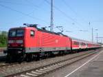 Der Regionalexpress von Halle nach Kassel macht in Sangerhausen station. Gezogen wird der Zug von 143 610, 14.05.2008