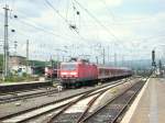 143 129-5 fhrt mit RB 15713 Wiesbaden Hbf - Aschaffenburg Hbf in Mainz Hbf ein.