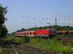 143 964-5 schiebt die S1 Dortmund-Dsseldorf in Richtung Essen,  bald werden diese von den Triebzgen 422 abgelst.(25.07.2008)