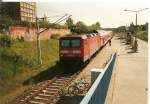 Leipziger S-Bahn,bespannt mit der 143 591 am 18.Mai.2008, im S-Bahnhof Leipzig Miltizer Allee.