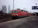 143 135-2 mit einem RE nach Senftenberg in Berlin Schnefeld am  04.02.05