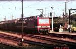 243 210-2+ eine 118er mit einem Nahverkehrszug Richtung Arnstadt im Erfurter Hbf Sommer 1985