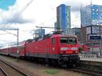 143 350 und 143 055 am Zugschluss mit RB31587 in Freiburg(Breisgau)Hbf, 19.7.09.