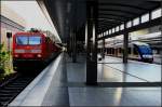 DB 143 288-9 im S-Bahn Ersatzverkehr nach Hennigsdorf als S 94987. Rechts steht BRB VT231 als NEB 86199 im S-Bahnersatzverkehr nach Klosterfelde (Berlin Gesundbrunnen, 28.07.2009)